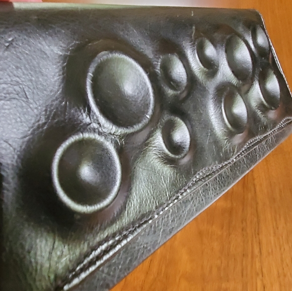 Designwr Willi Nilli handcrafted black leather moon crater steam clutch purse - Picture 5 of 12